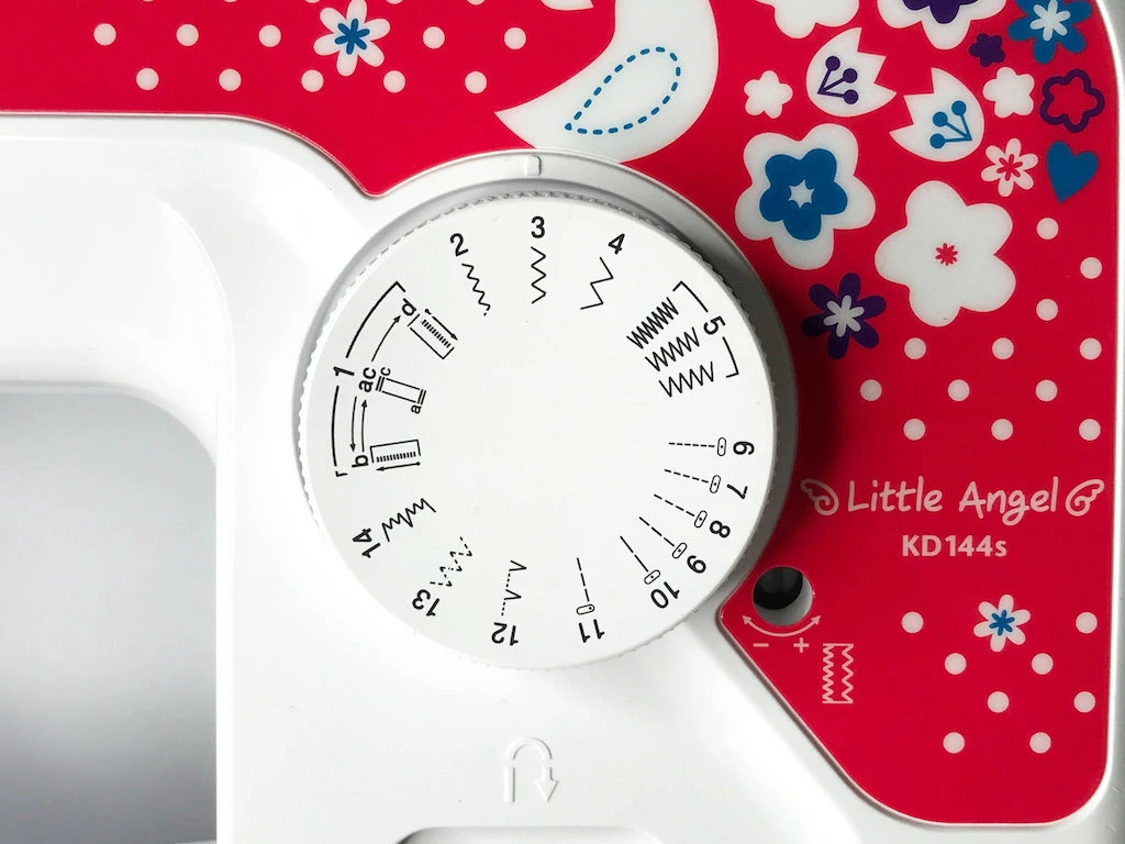 Medium width and length zig zag stitch setting on sewing machine.